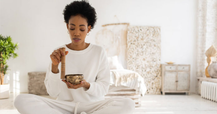 How to Meditate With a Singing Bowl – The Complete Guide